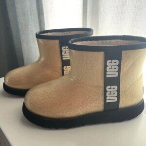 Girls' Size 3 UGG Mini Clear